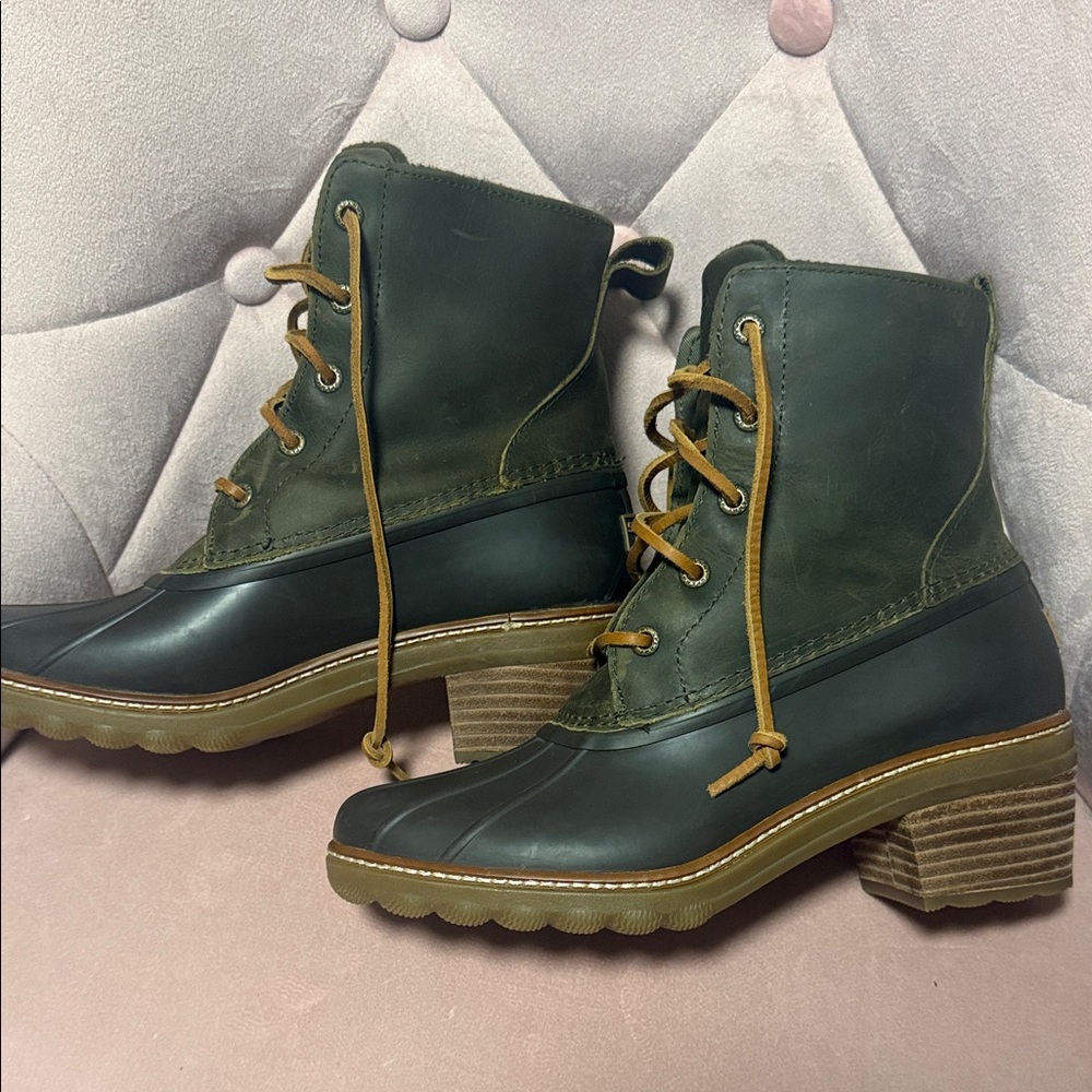 Sperry Olive Green and Brown Lace-Up Duck Boots, size 8.5 EUC - Picture 3 of 9